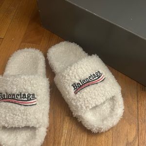 Balenciaga Mens furry slide Homme size 9/42
